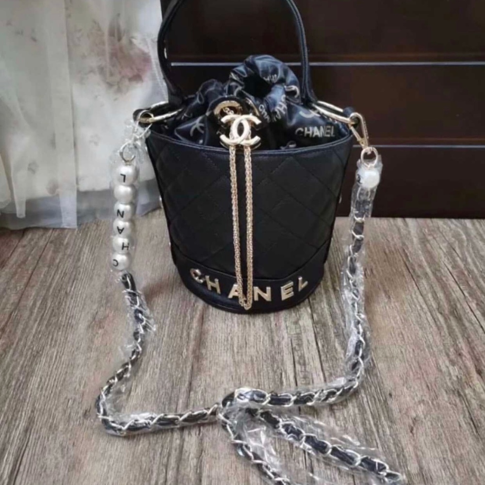 Meet your Posher, Ebony